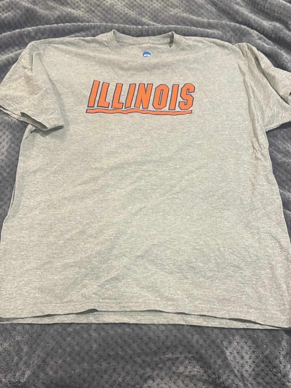 NWOT Perfect Condition University of Illinois Illini NCAA T-shirt